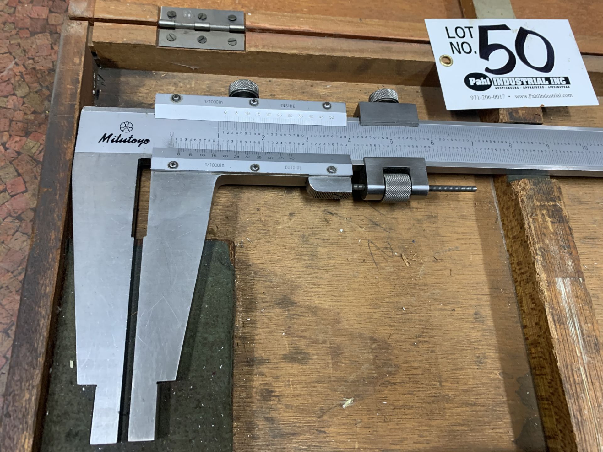 Mitutoyo 40" Manual Vernier Calipers with original box - Image 2 of 3