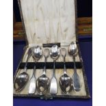 Early victorian silver Hall marked set of 6 spoons in fitted case. Makers ts. 115grams. 5.5 inches