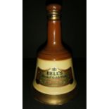 Early bells old scotch whisky decanter 37..5cl full.