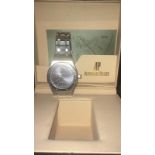 Boxed quality gents watch. Working order.