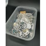 Box of jewellery includes 925 silver etc.