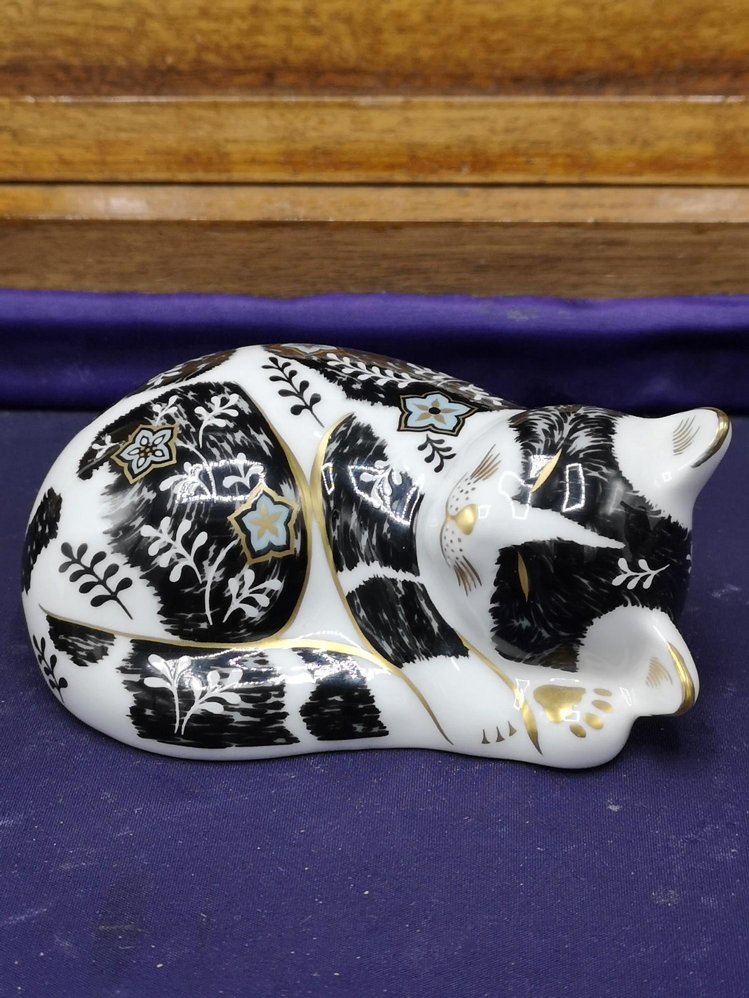 Royal Crown Derby Misty Kitten Collectors Guild paperweight with Gold stopper Boxed.