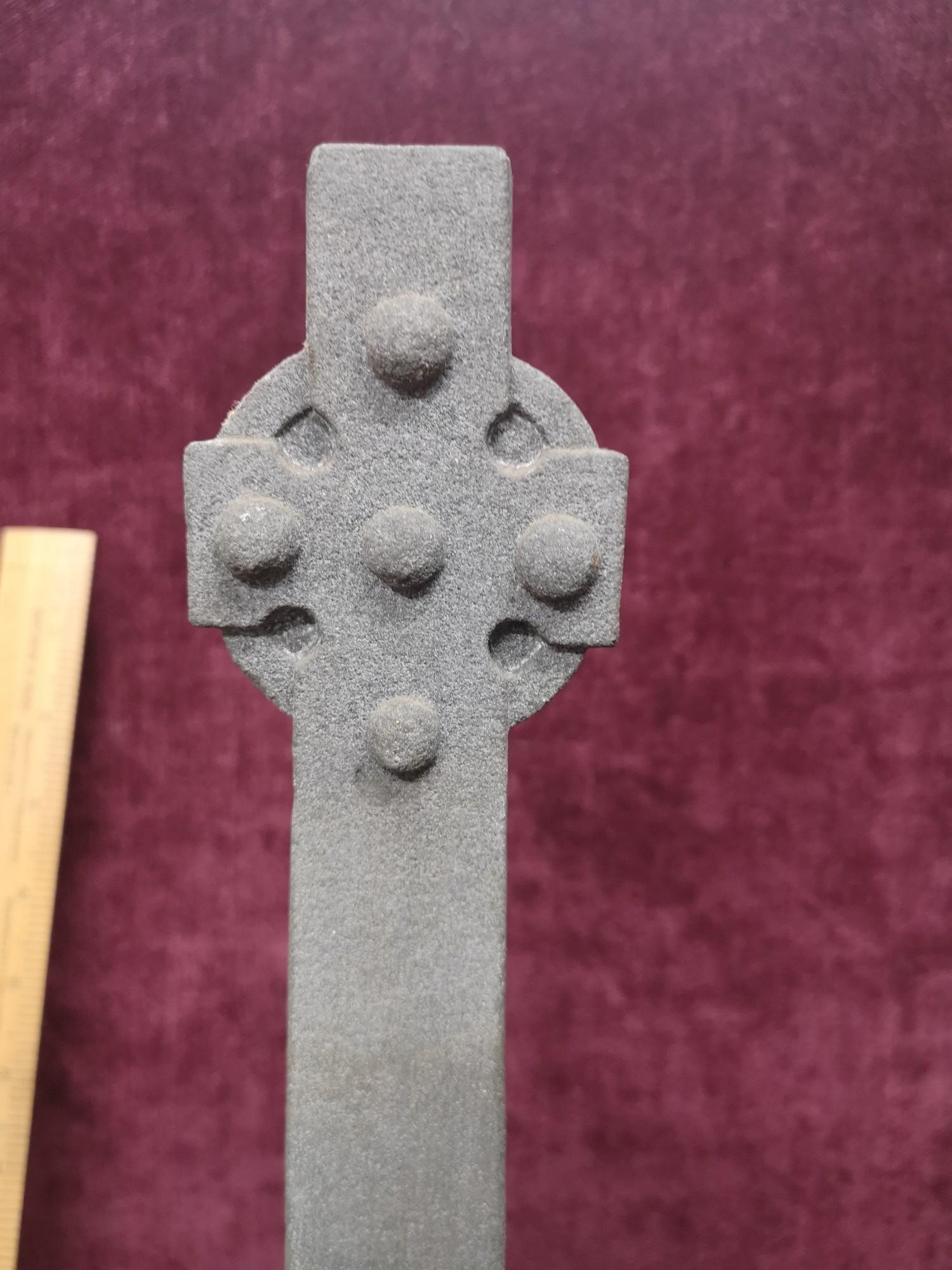 Scottish Celtic stone Cross mantle clock. - Image 5 of 5