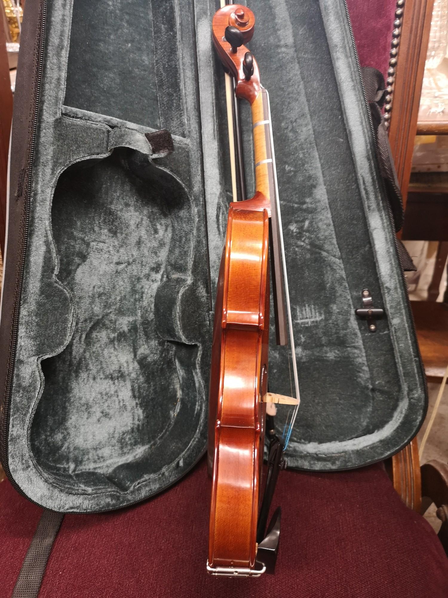 Primavera model number 209 violin with case and bow. - Image 3 of 5