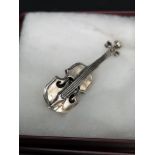 Silver 925 violin brooch.