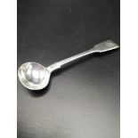 Victorian Silver hall marked London Fiddle pattern salt spoon by joseph & albert Savory dated 1846.