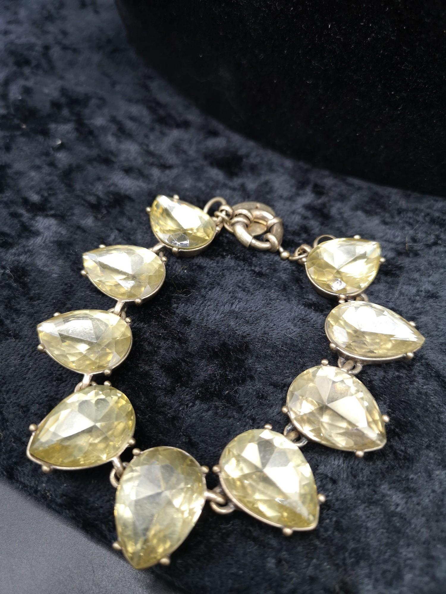 Yellow stones large pear shapes antique setting bracelet. - Image 2 of 2