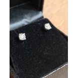 18 ct Pair of Diamond Stud Ear Rings .60 Carat