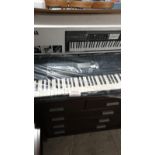 Large Yamaha PSR 320 Keyboard Boxed