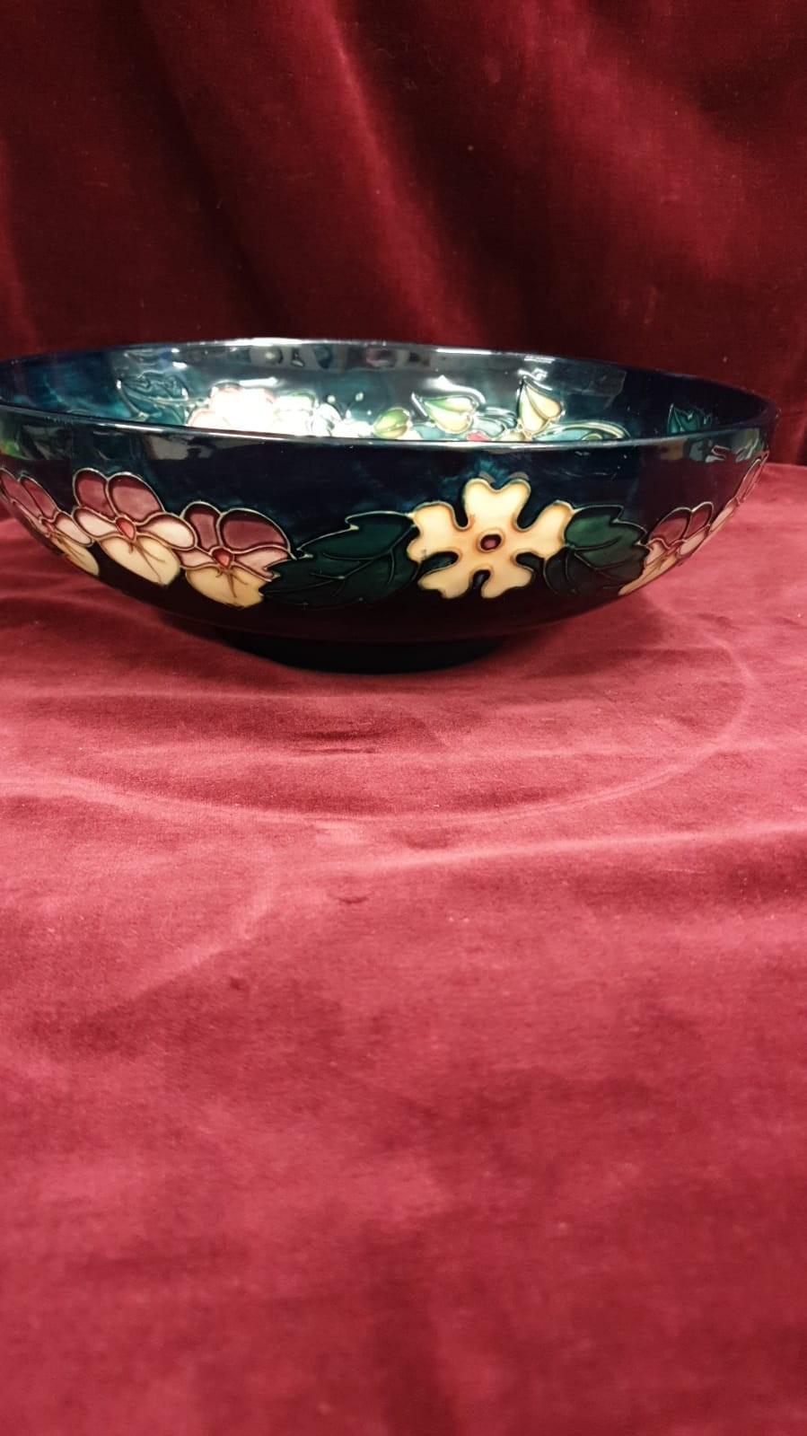 Large Stunning Moorcroft Footed Bowl Oberon Design 26 cm Diameter Signed Please Note Glass Stand - Bild 4 aus 4