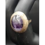 Stunning 9ct gold blue John engraved ring.