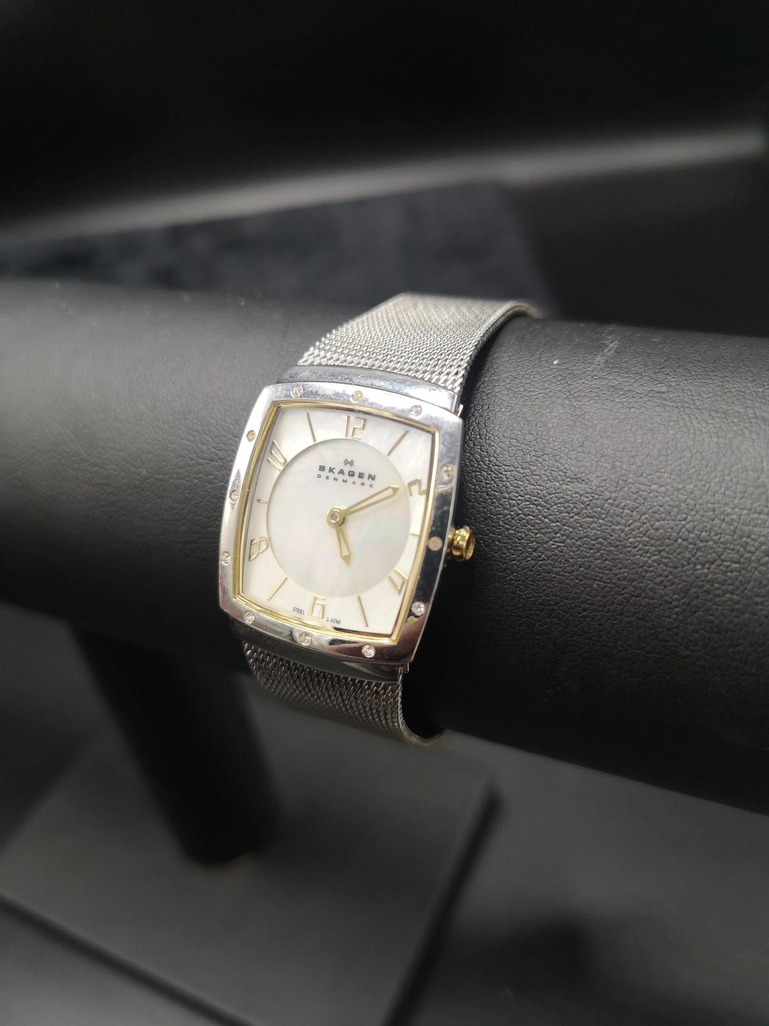 Skagen Denmark 396xsgs watch in stainless Steel. Needs battery.