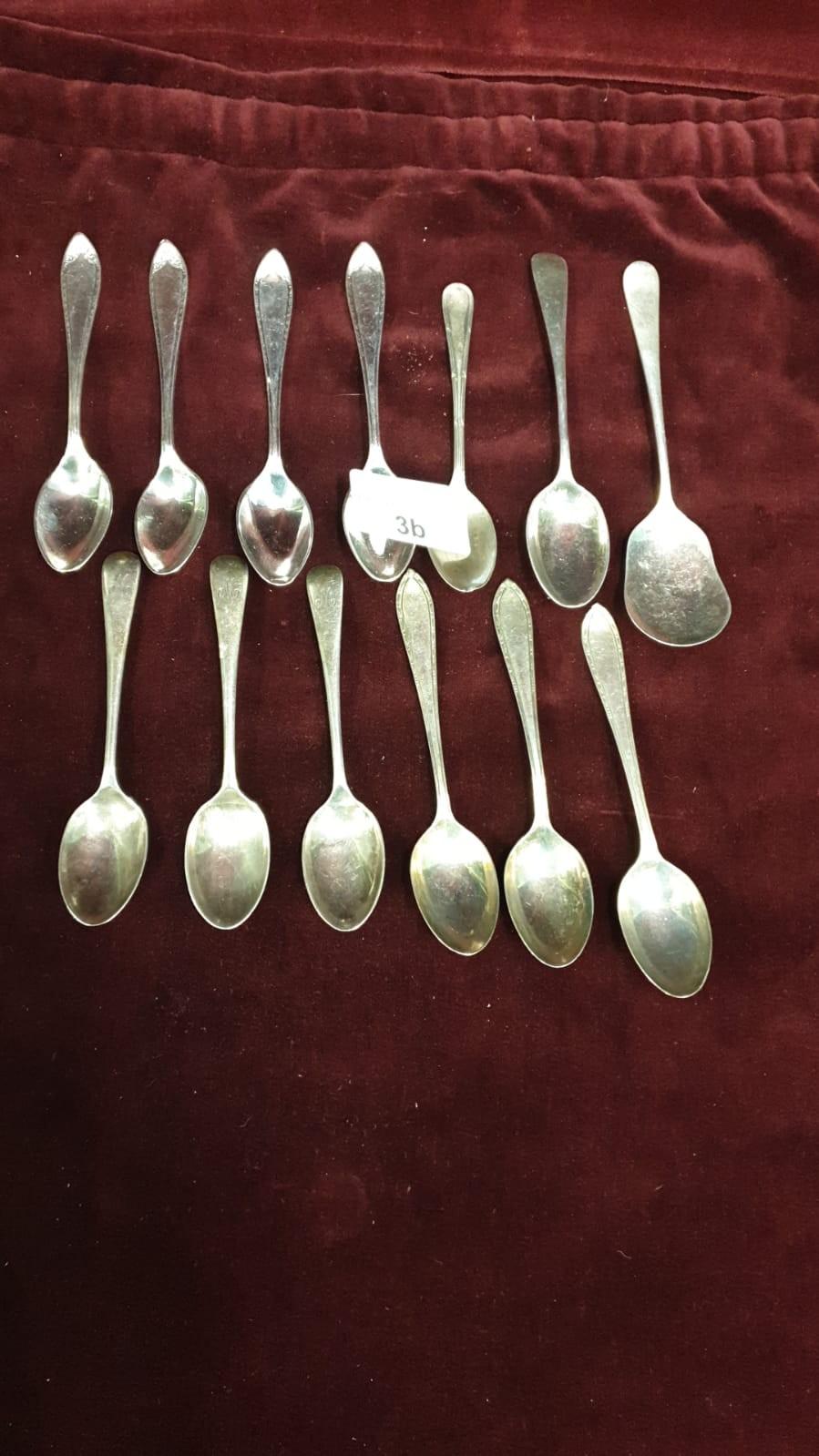 Large selection of silver Hall marked tea spoons. 177 grams..