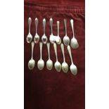 Large selection of silver Hall marked tea spoons. 177 grams..