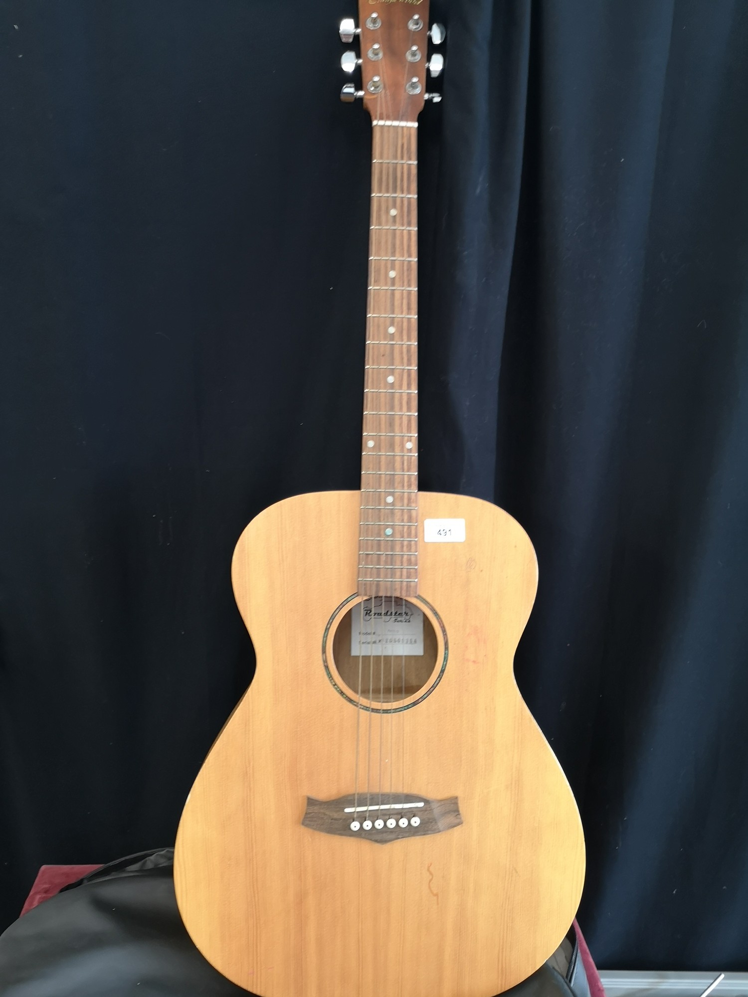 Tanglewood acoustic guitar. In very good Condition.