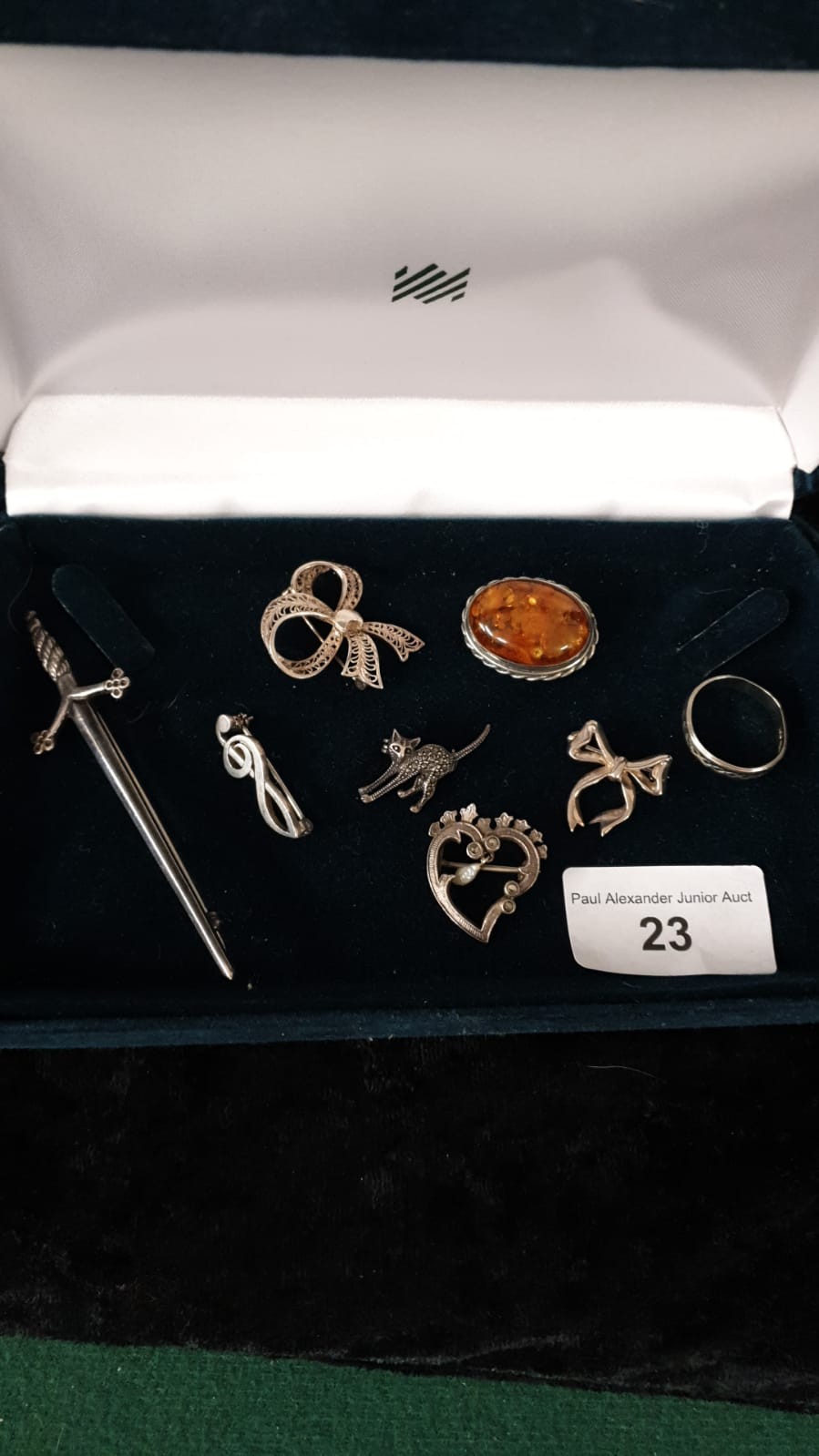 Selection of silver jewellery etc .