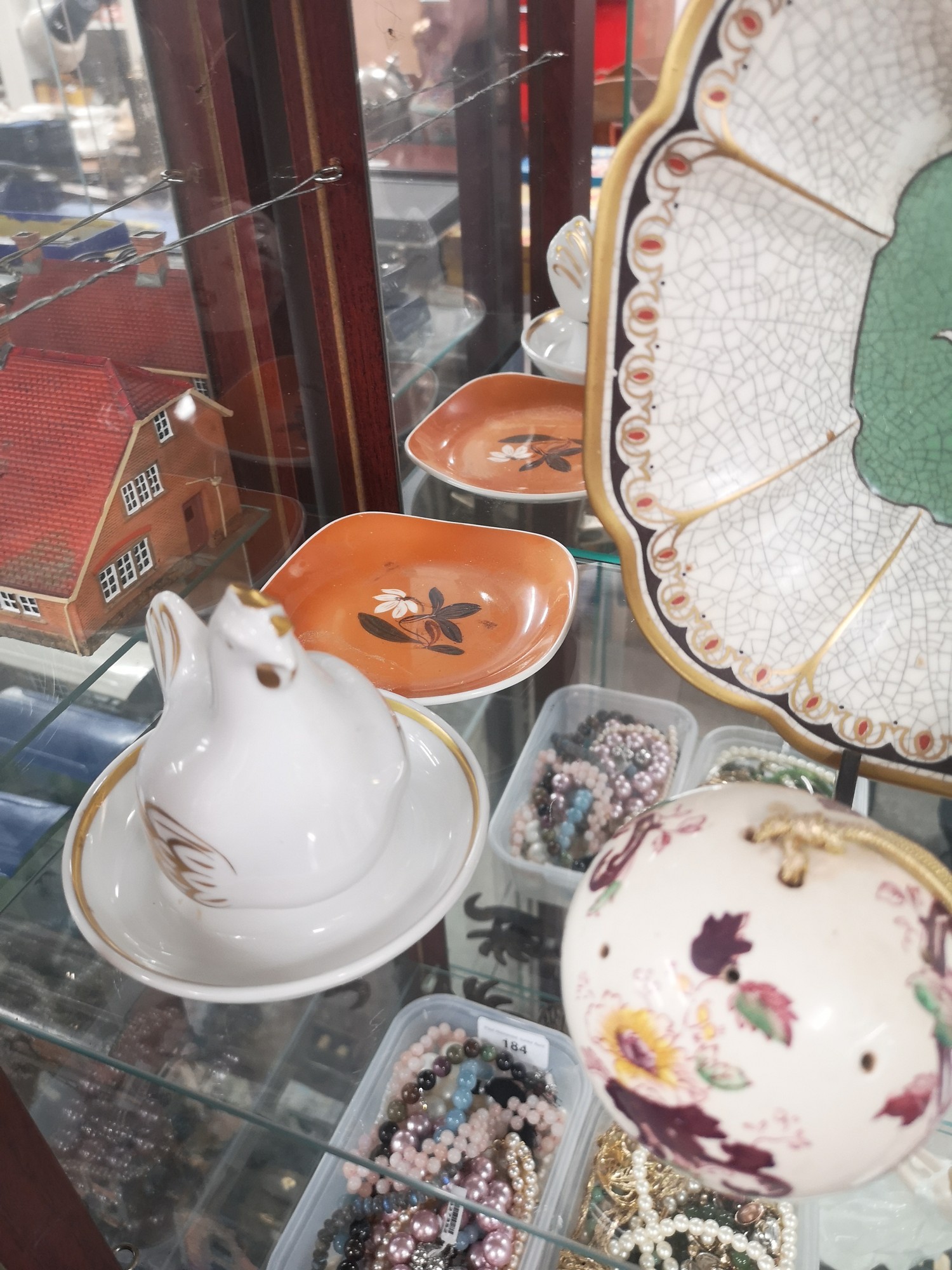 Shelf of collectables includes Royal Worcester porcelain hen ornaments, french pin dish, - Image 4 of 4