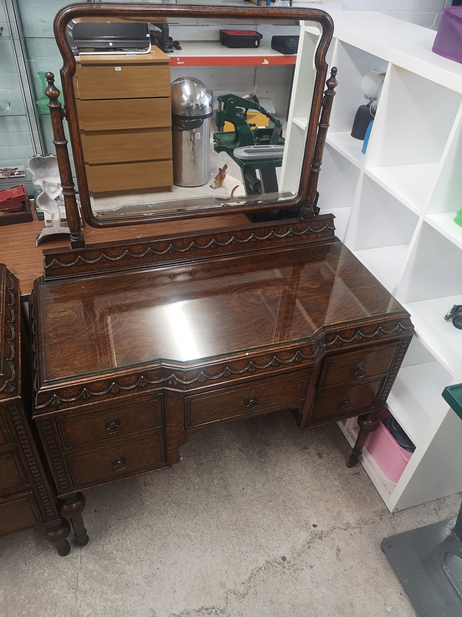 1900s Dark oak dressing table with mirror. - Image 2 of 2