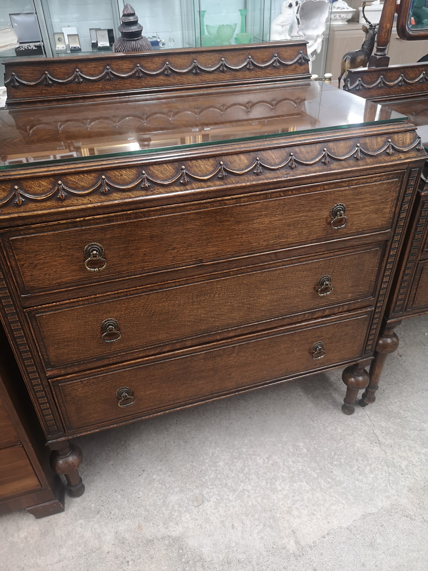 1900s oak chest of drawers in ornate design. - Image 3 of 3