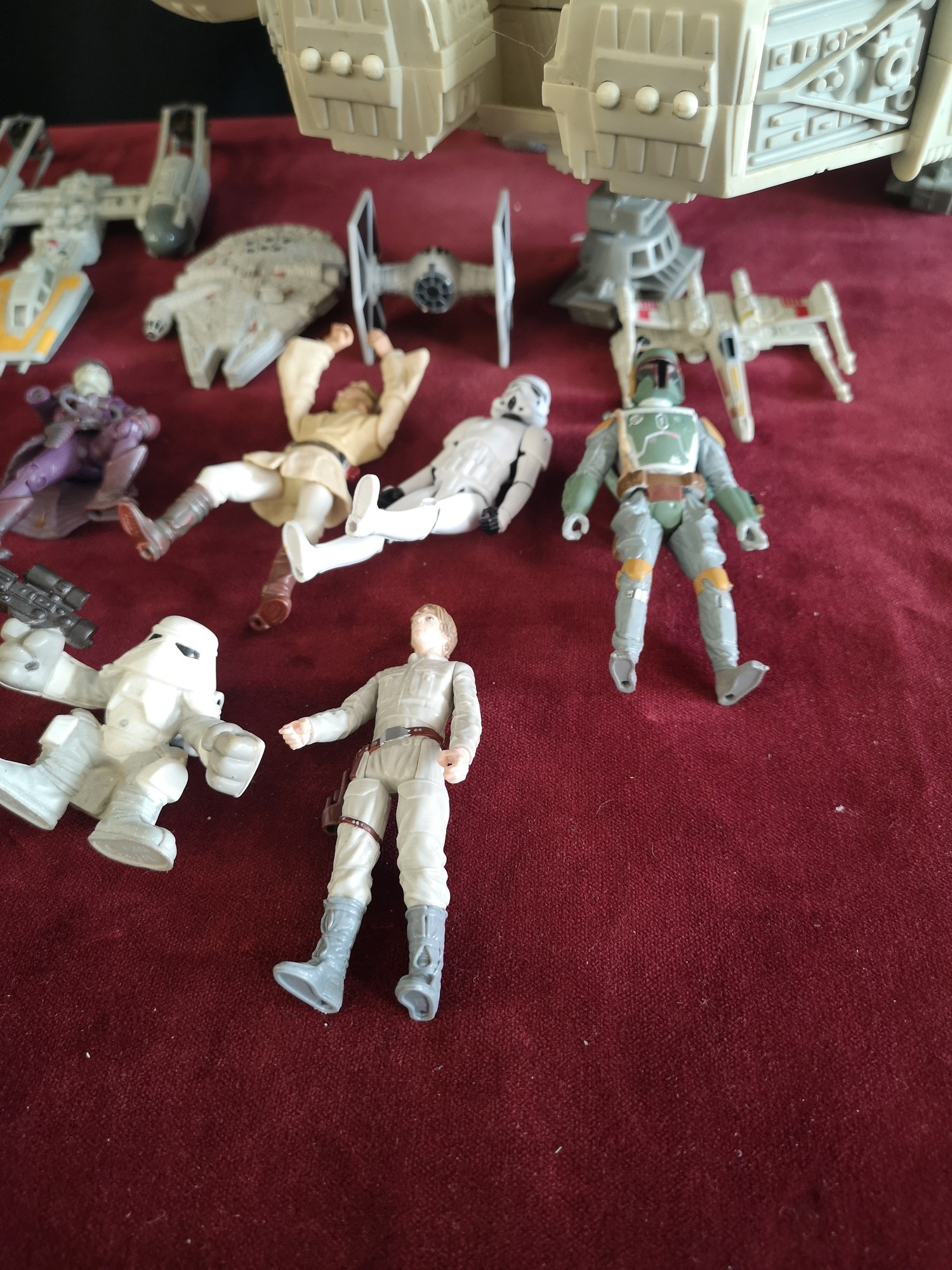 Lot of star wars toys etc includes millennium falcon small edition. - Image 3 of 3