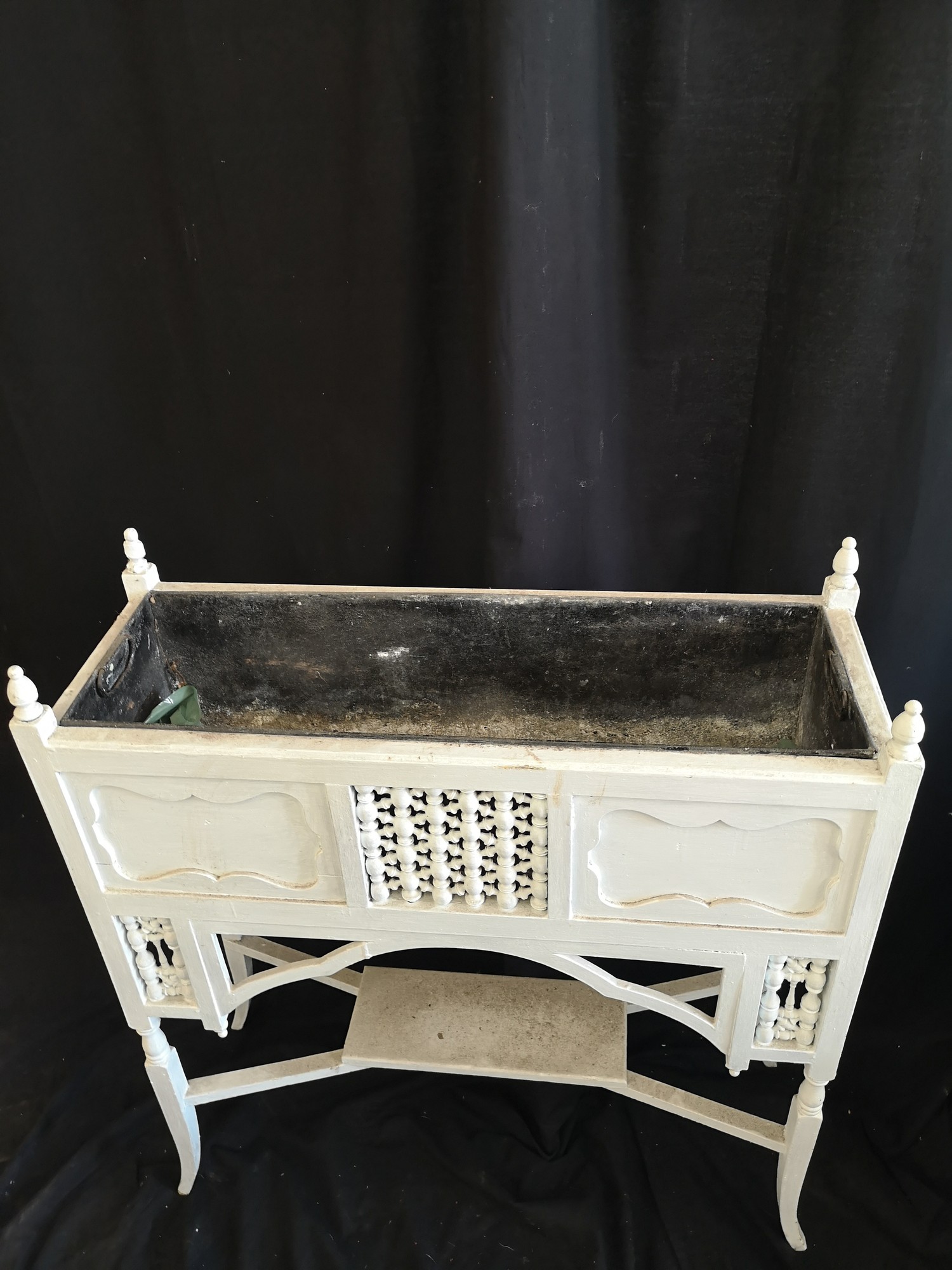 Victorian ornate Hall planter table with original liner.