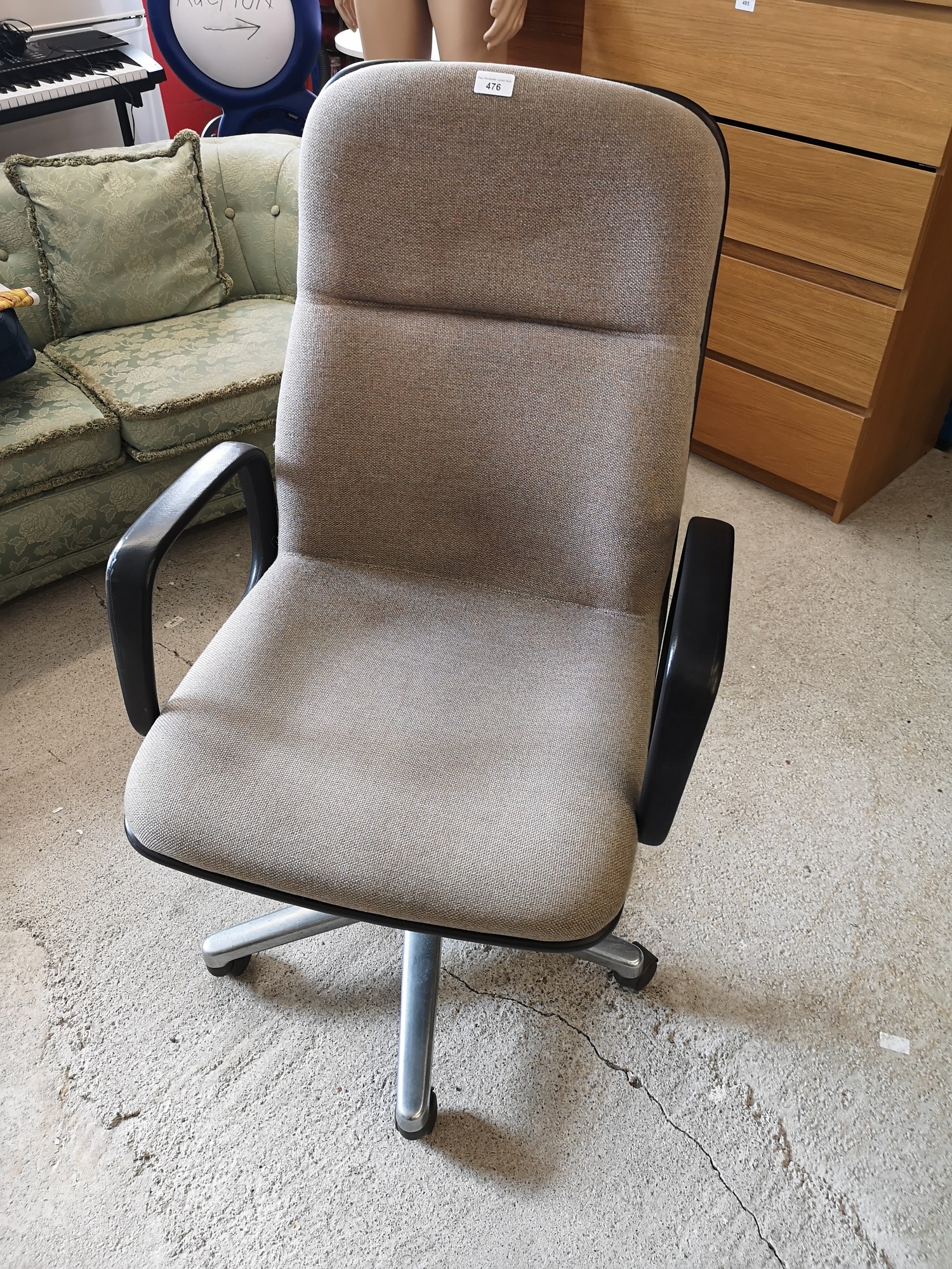 Office arm chair.