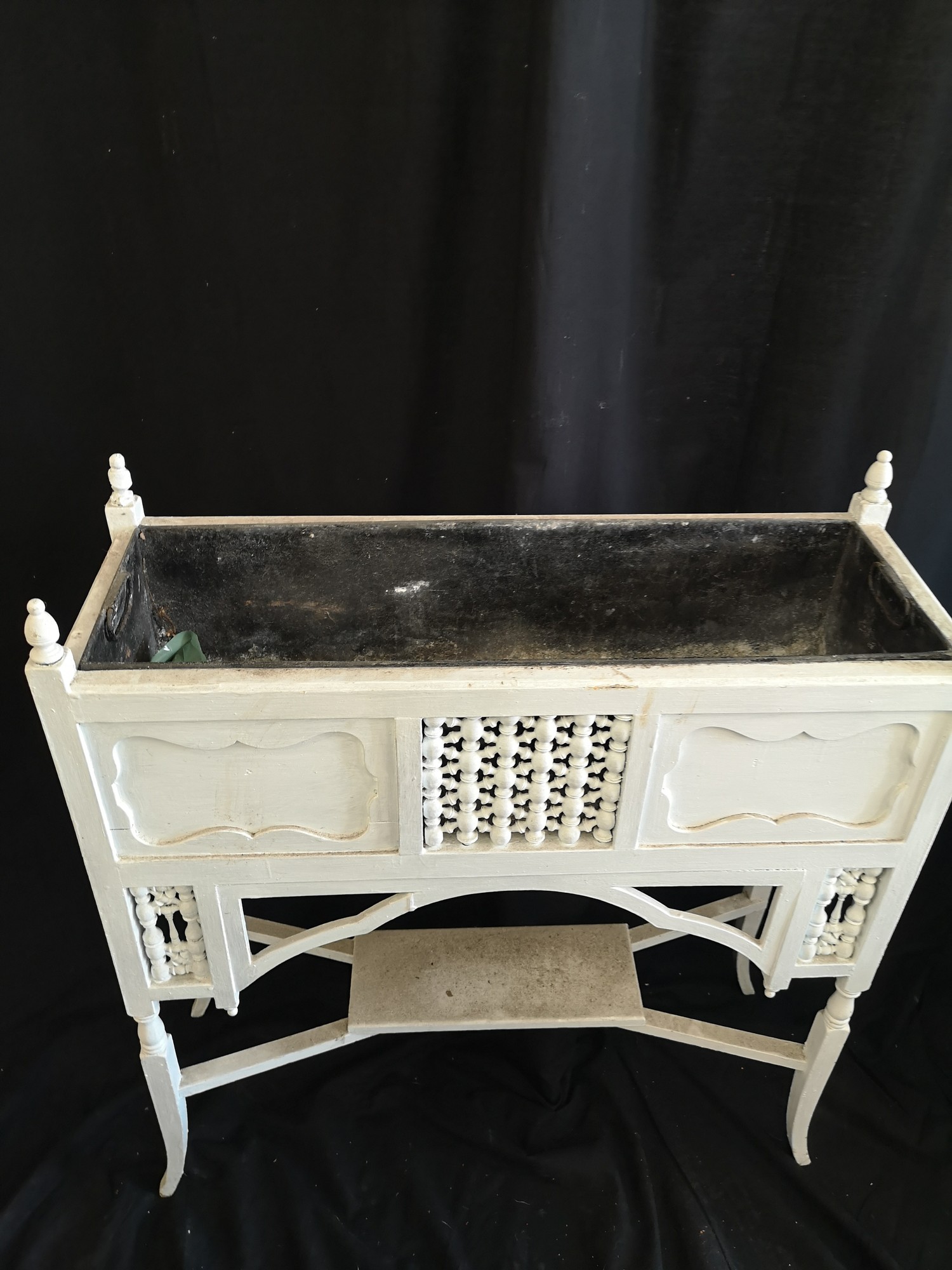 Victorian ornate Hall planter table with original liner. - Image 2 of 4