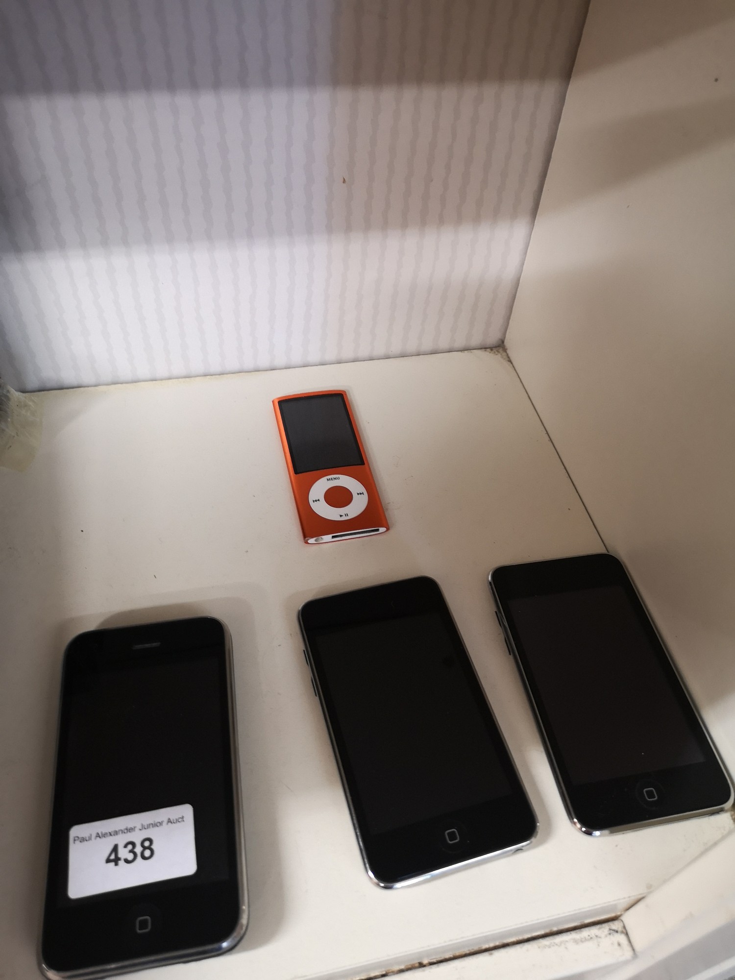 4 ipods. Not tested.