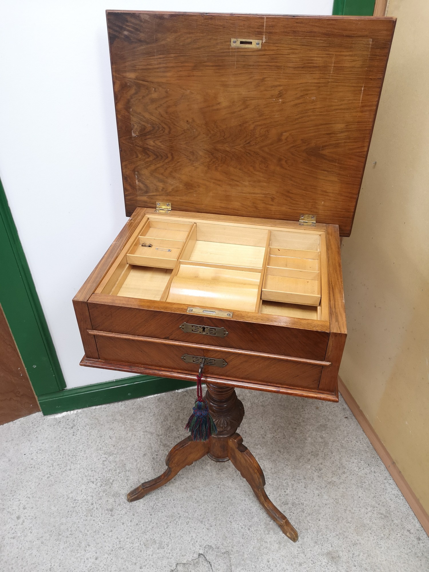 Victorian Walnut single pedistal sewing box with 2 drawers and key. - Image 2 of 4