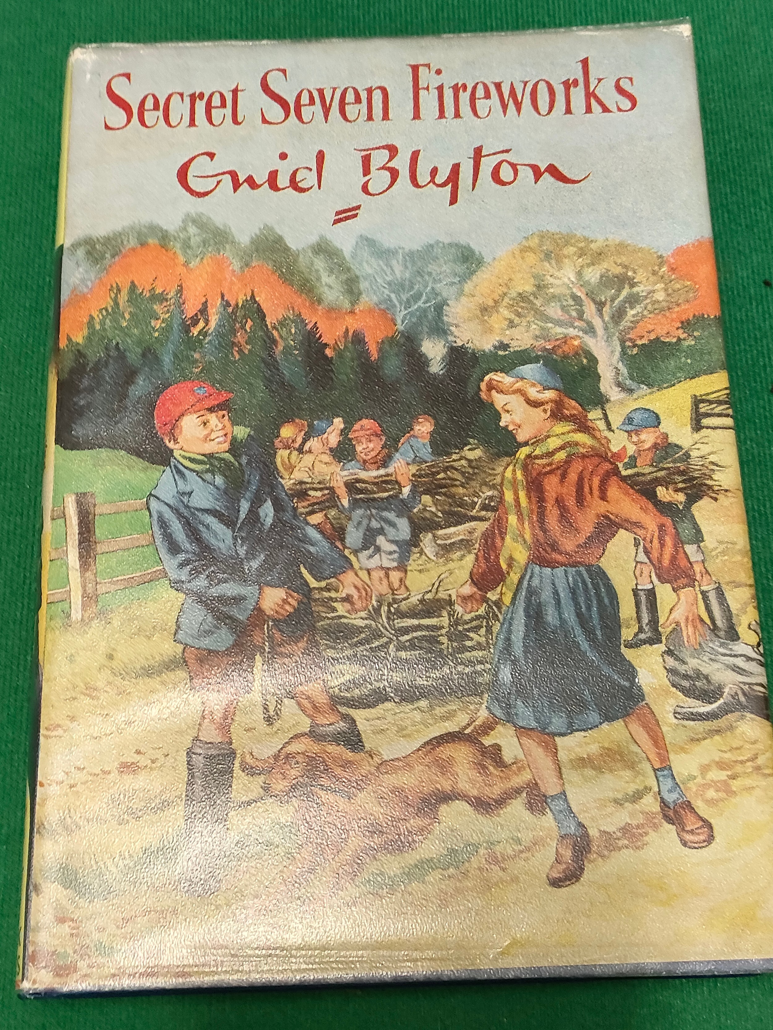 1st edition published 1959 Enid blyton book titled secret seven fireworks with dust cover . - Bild 2 aus 3