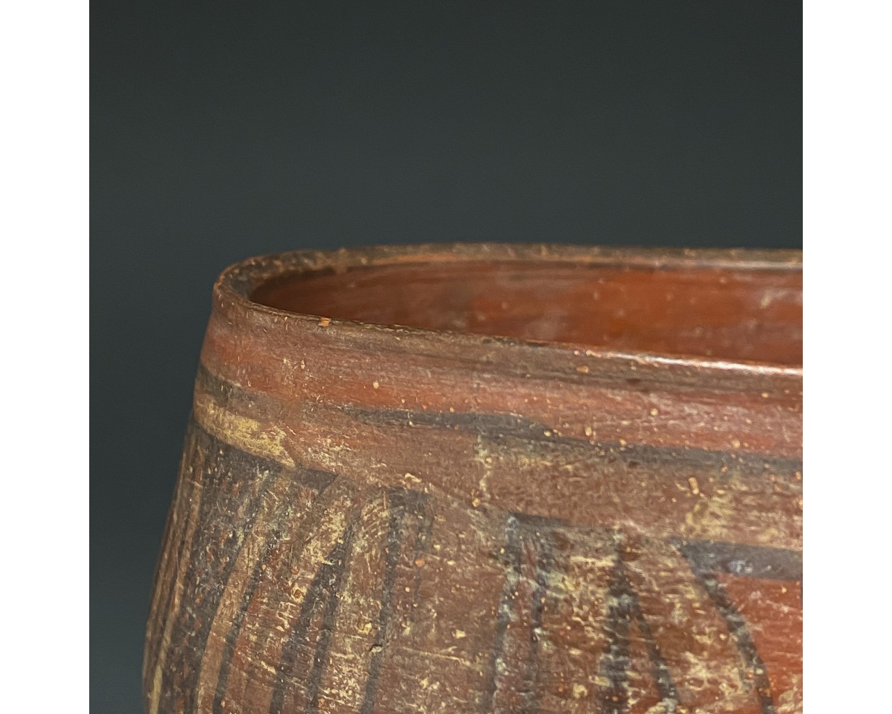 INDUS VALLEY PAINTED POTTERY VESSEL - Image 4 of 5