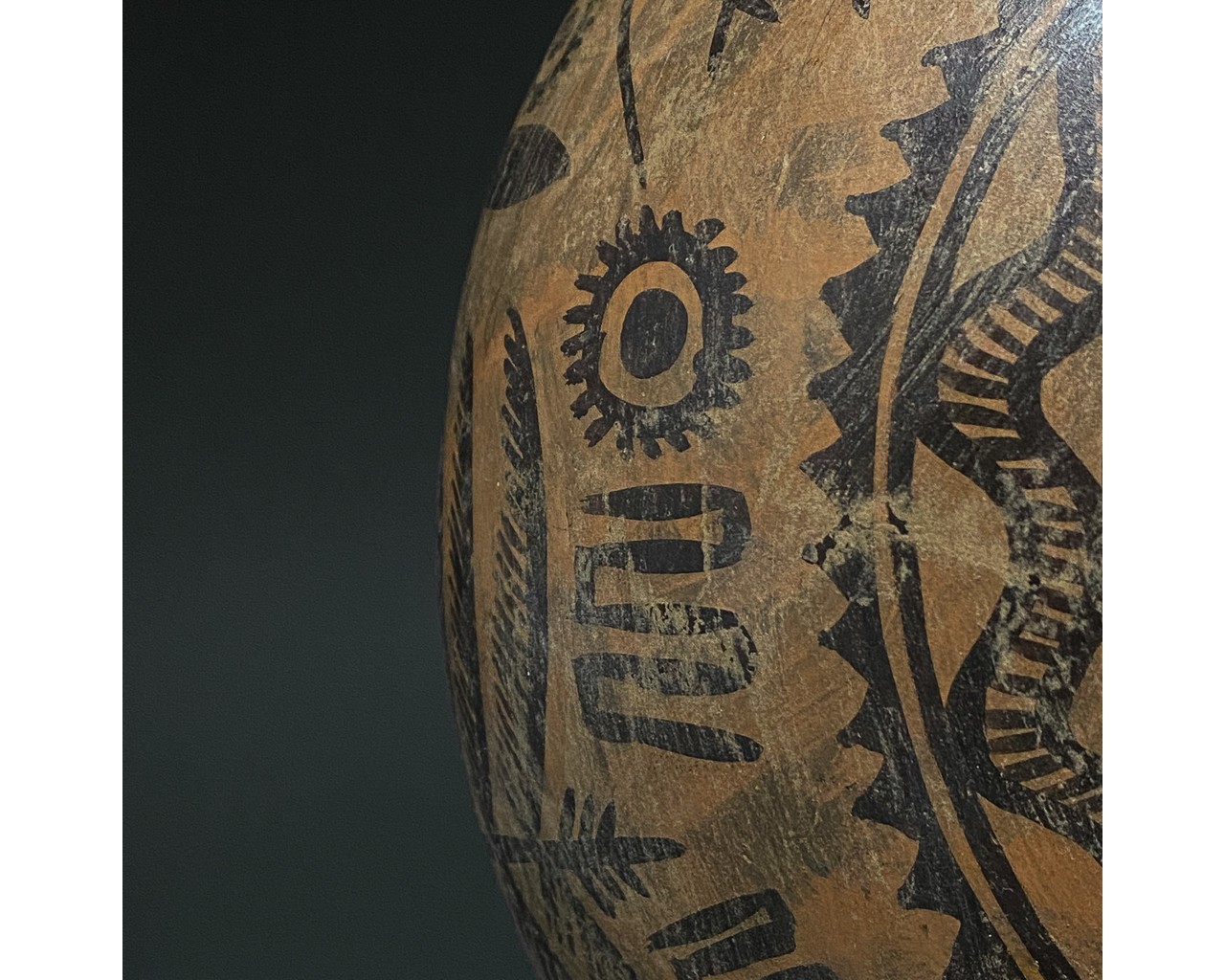 INDUS VALLEY PAINTED POTTERY VESSEL - Image 4 of 7