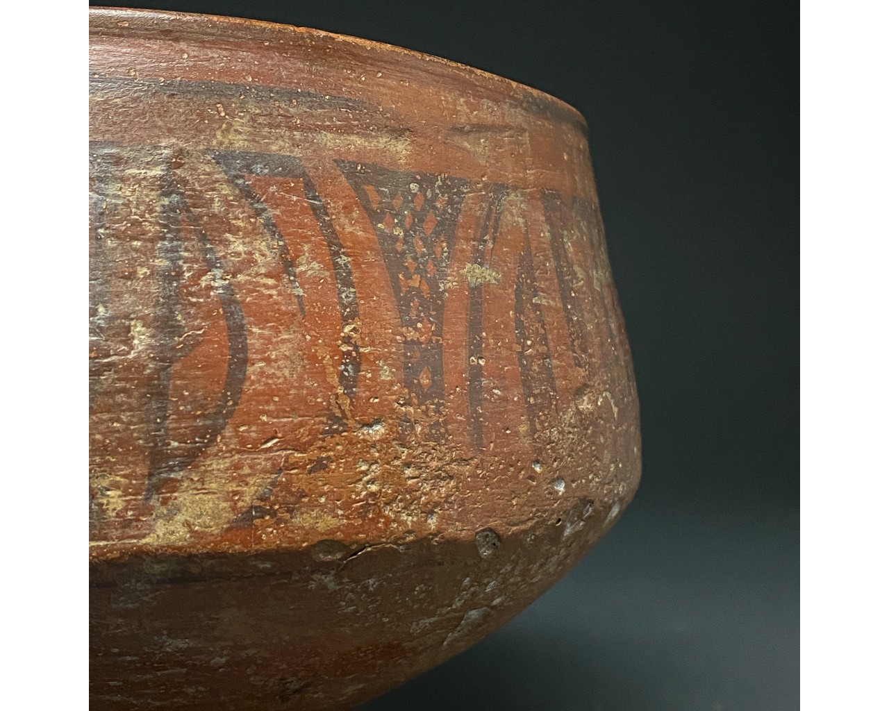 INDUS VALLEY PAINTED POTTERY VESSEL - Image 5 of 5