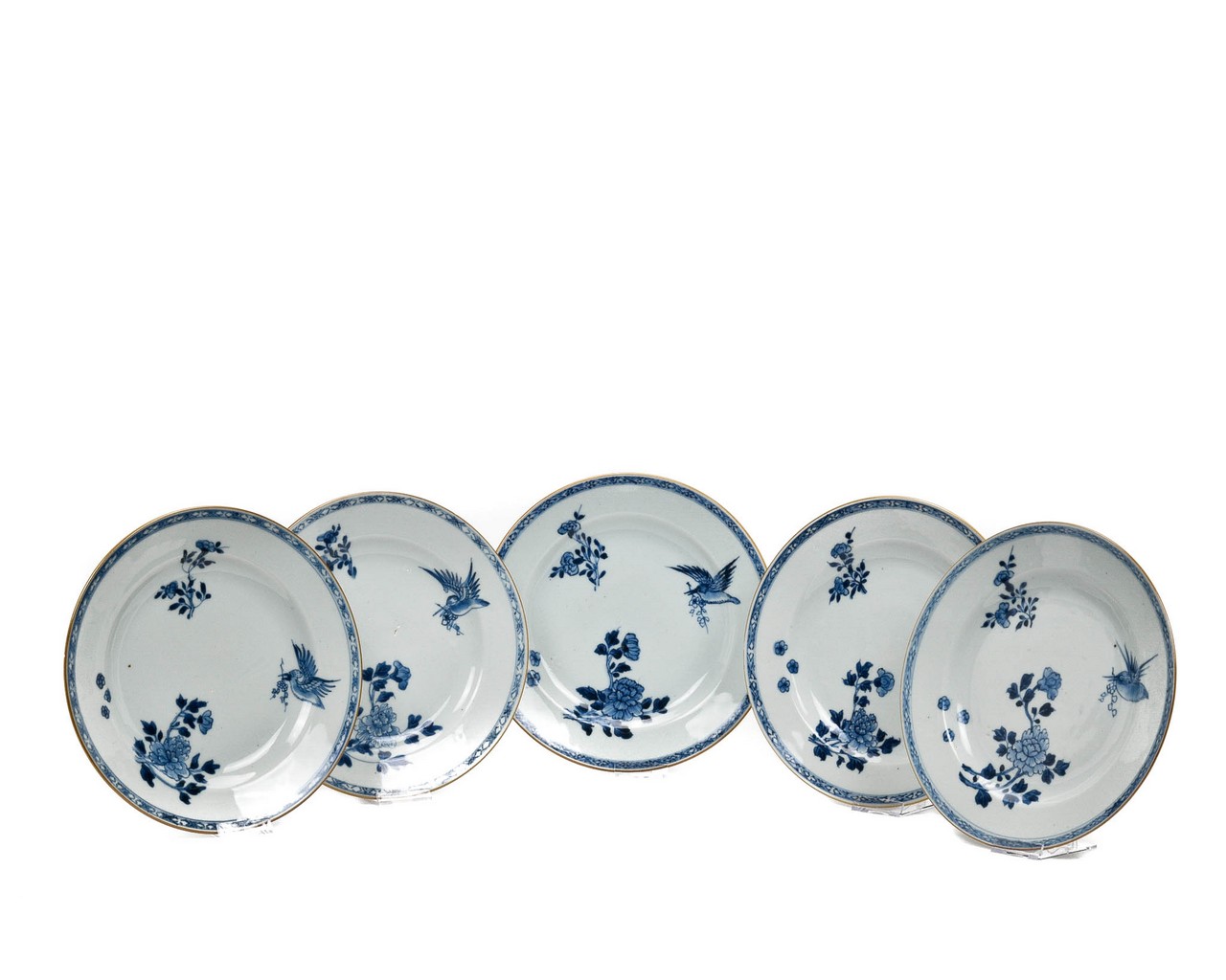 FIVE CHINESE BLUE AND WHITE PORCELAIN PLATES