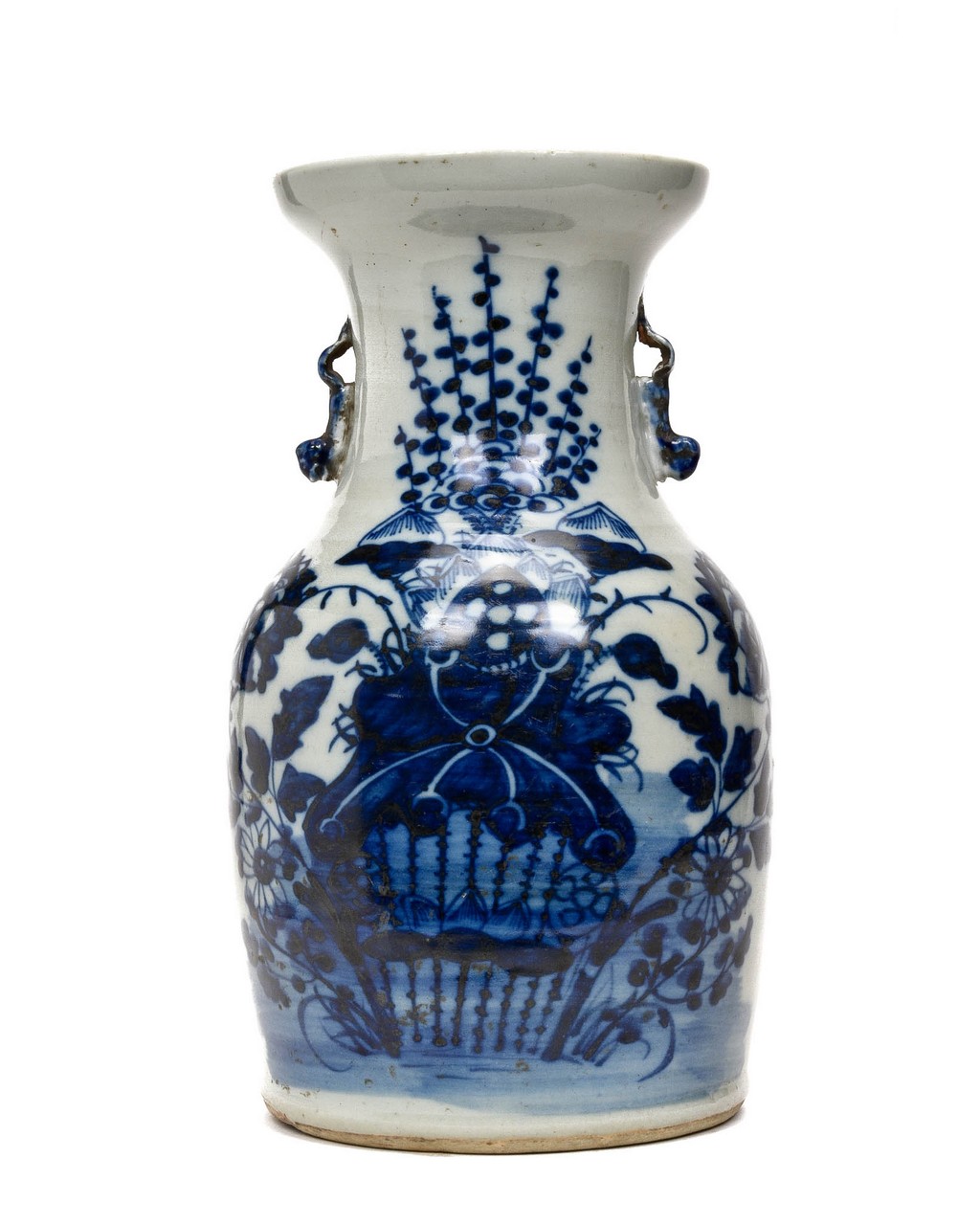 CHINESE BLUE AND WHITE PORCELAIN VASE