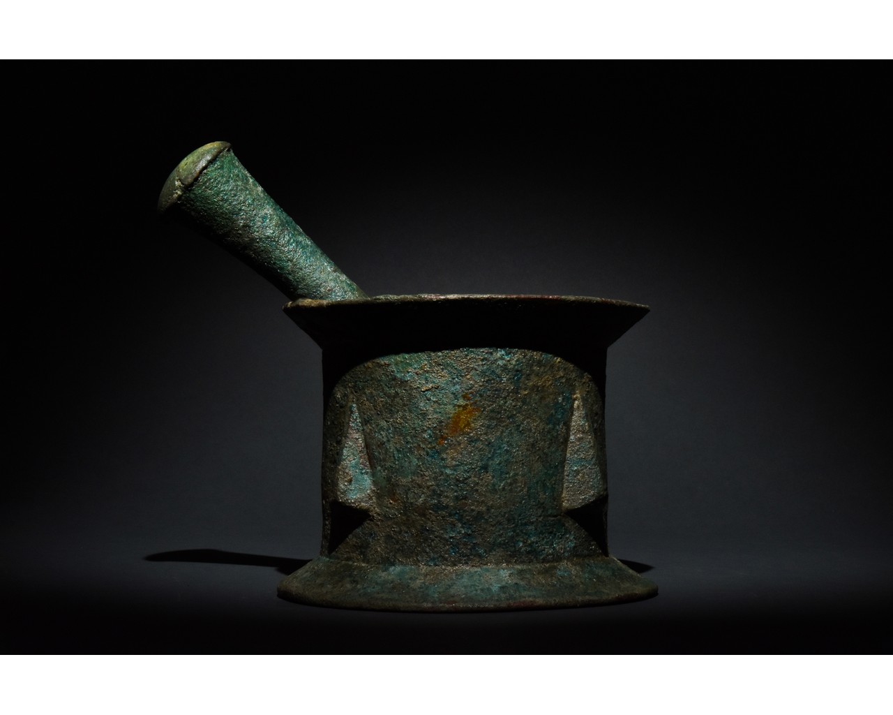 SELJUK HEAVY BRONZE PESTLE AND MORTAR - Image 2 of 7