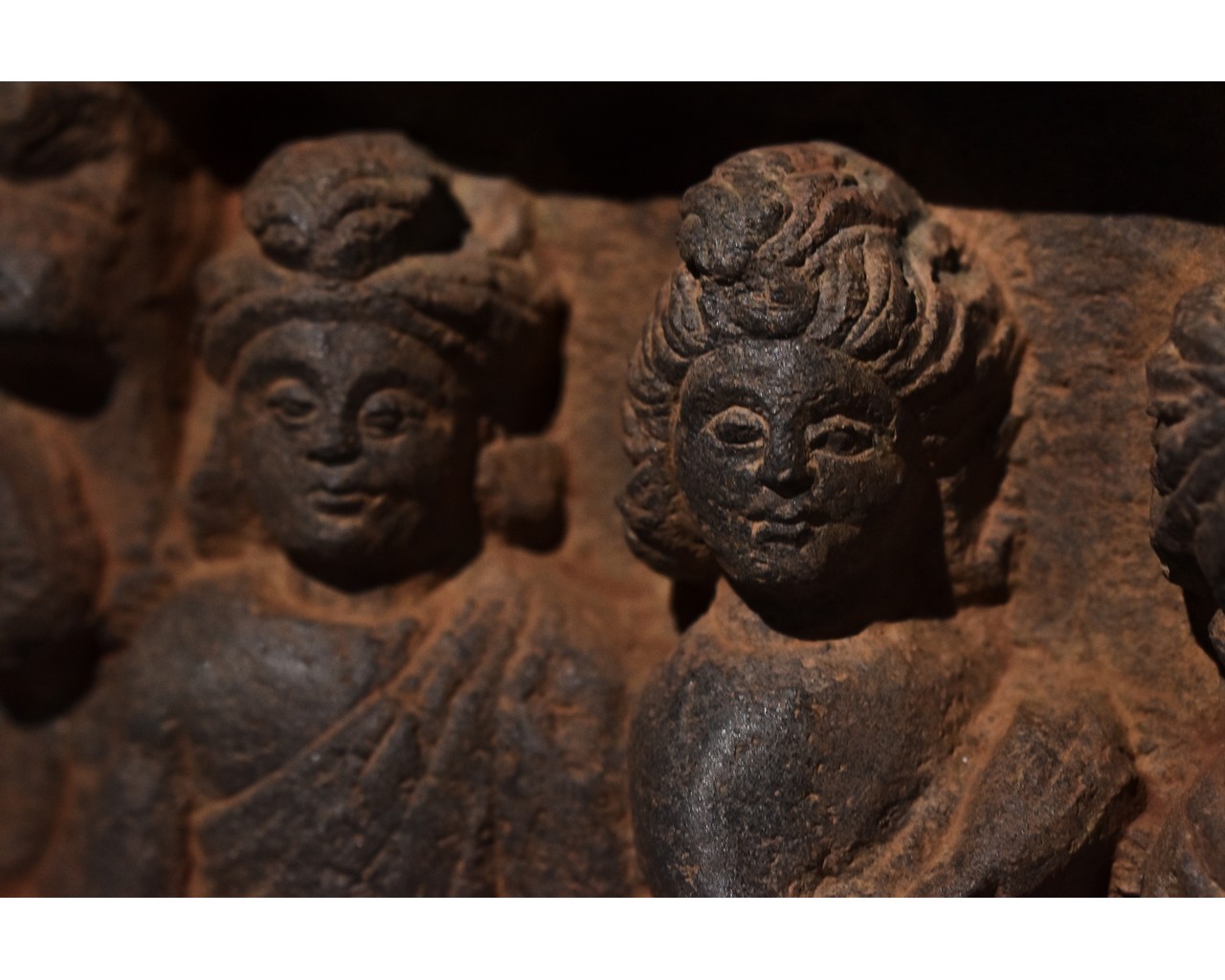 GANDHARA SCHIST STONE PANEL WITH BUDDHA AND HIS FOLLOWERS - Image 9 of 14