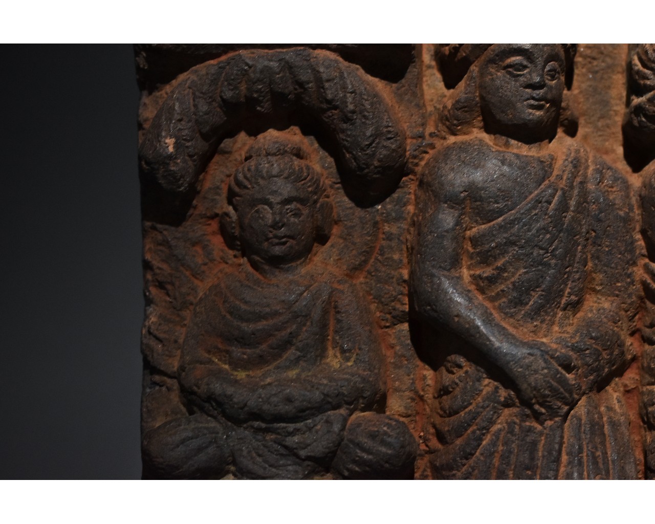 GANDHARA SCHIST STONE PANEL WITH BUDDHA AND HIS FOLLOWERS - Image 14 of 14