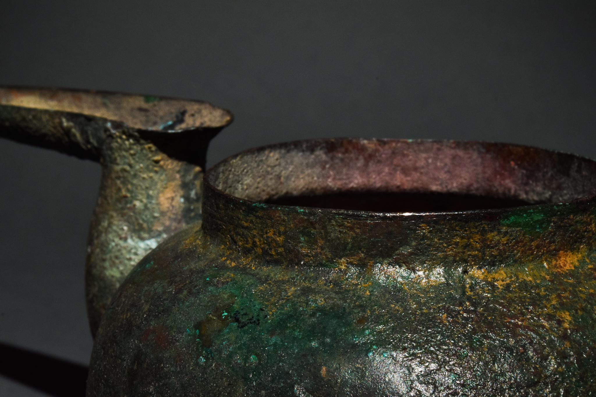 WESTERN ASIATIC BRONZE SPOUTED VESSEL - Image 7 of 7