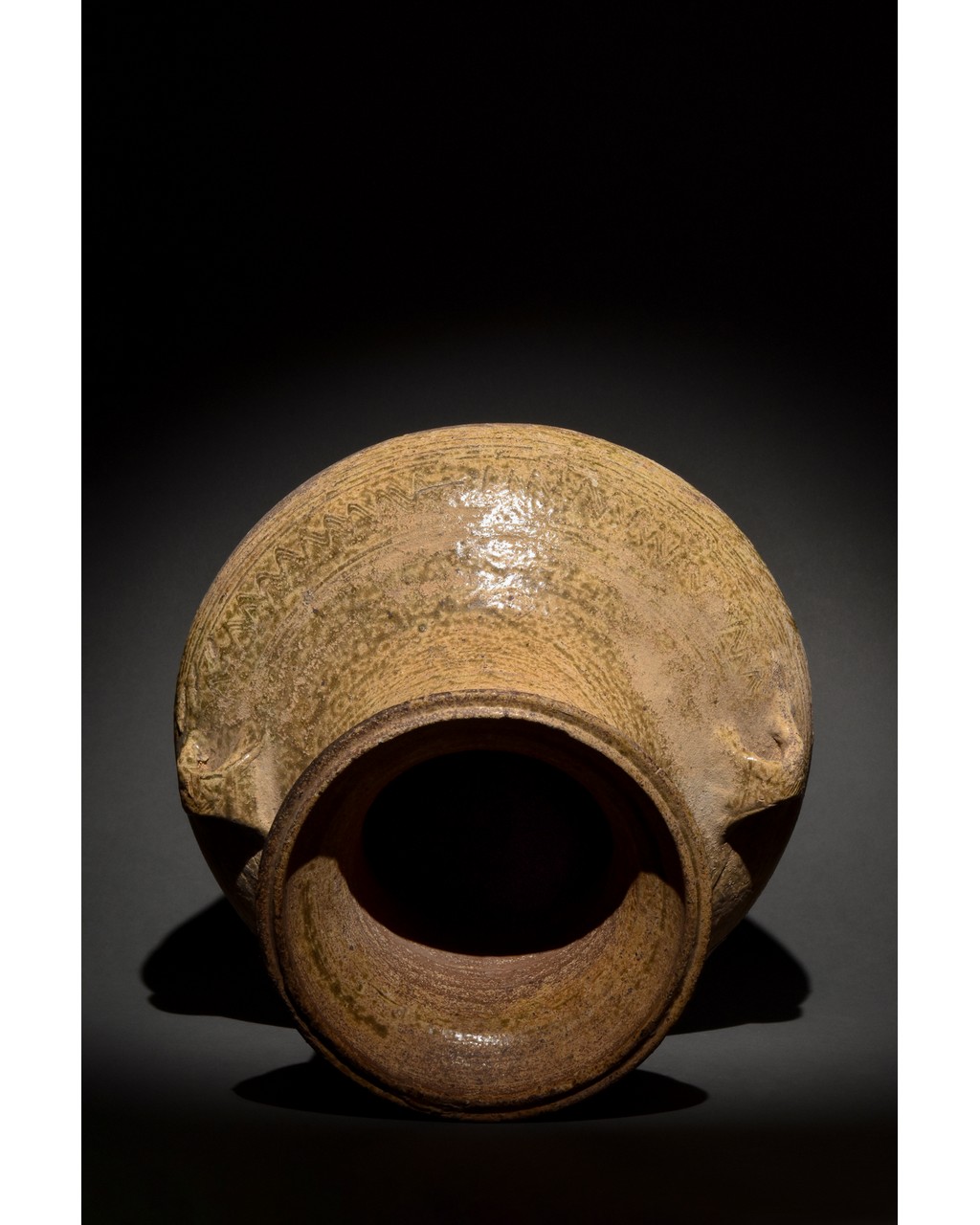 CHINESE HAN DYNASTY TERRACOTTA VESSEL - Image 6 of 12