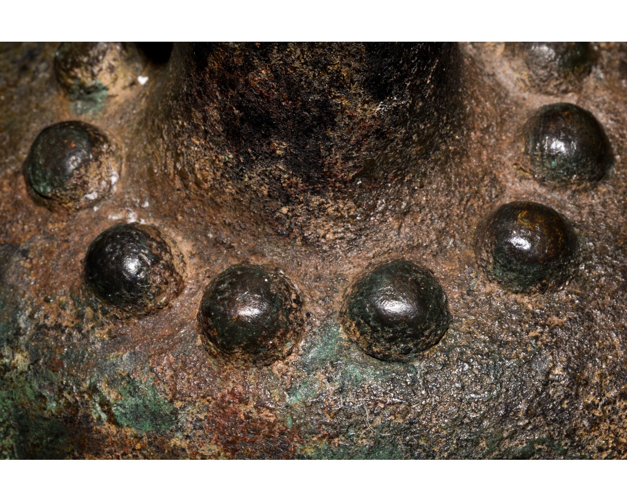 WESTERN ASIATIC BRONZE SPOUTED VESSEL - Image 7 of 9