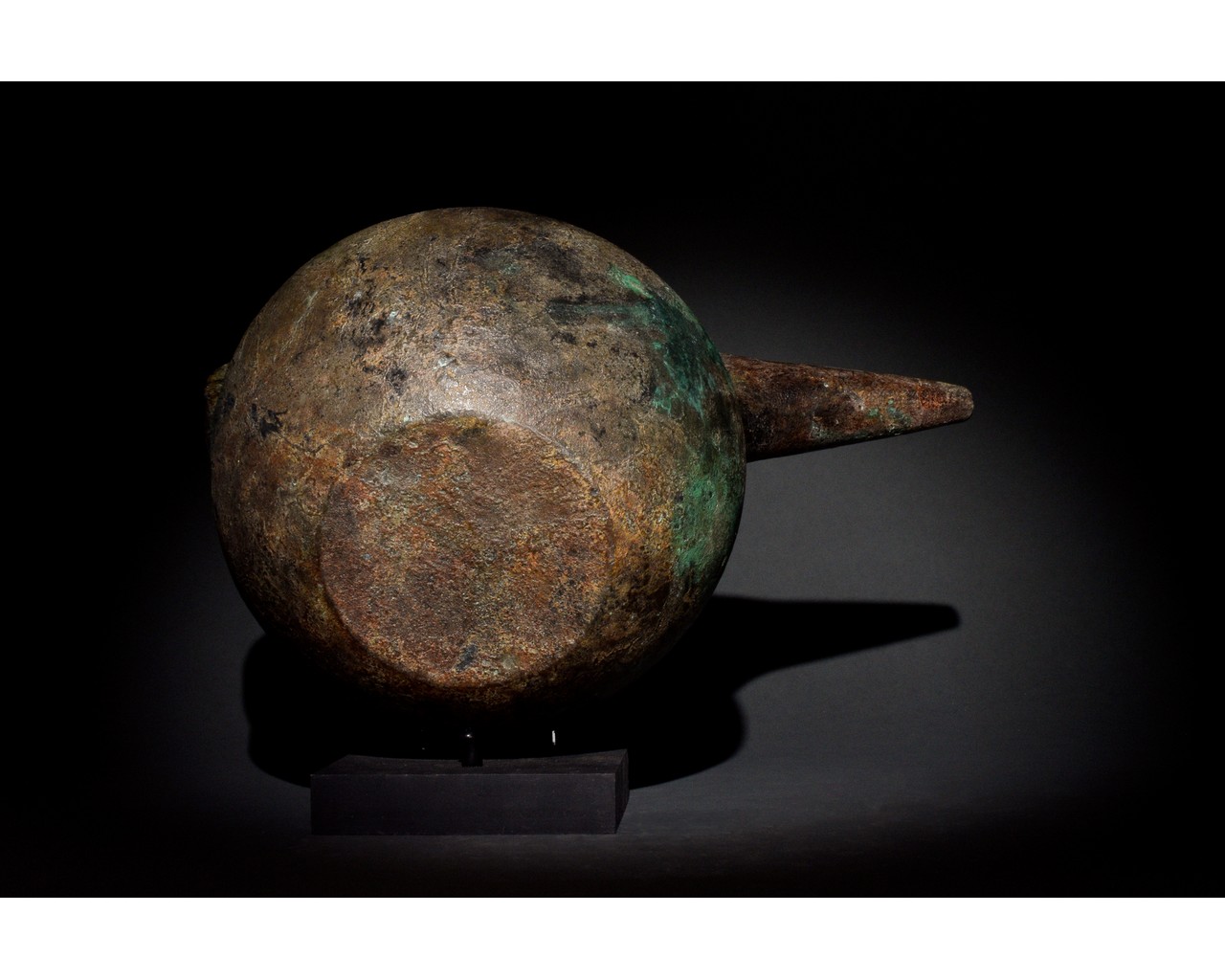 WESTERN ASIATIC BRONZE SPOUTED VESSEL - Image 4 of 9