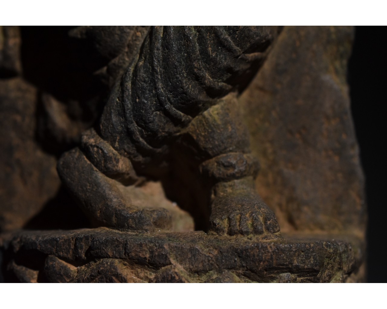 GANDHARA SCHIST STONE STANDING FIGURE - Image 8 of 8