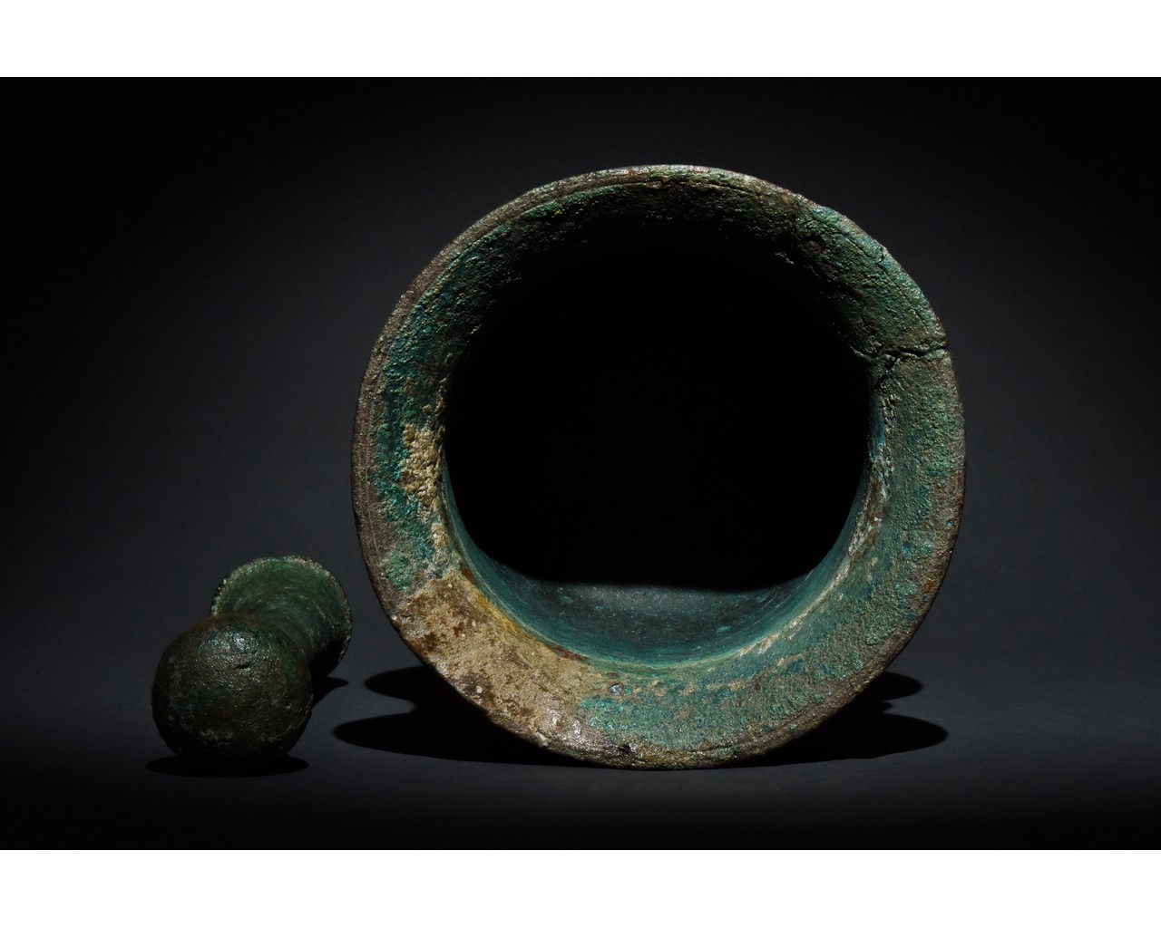 SELJUK HEAVY BRONZE PESTLE AND MORTAR - Image 3 of 7