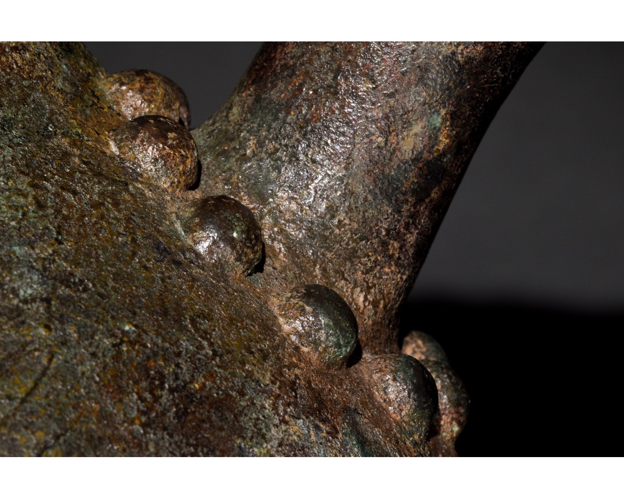 WESTERN ASIATIC BRONZE SPOUTED VESSEL - Image 6 of 9