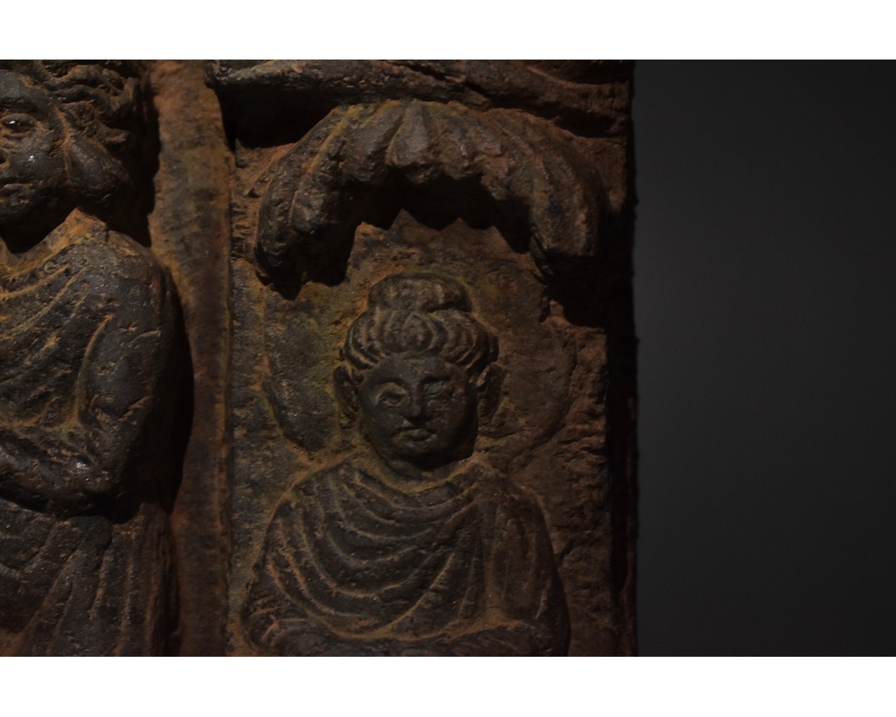 GANDHARA SCHIST STONE PANEL WITH BUDDHA AND HIS FOLLOWERS - Image 12 of 14