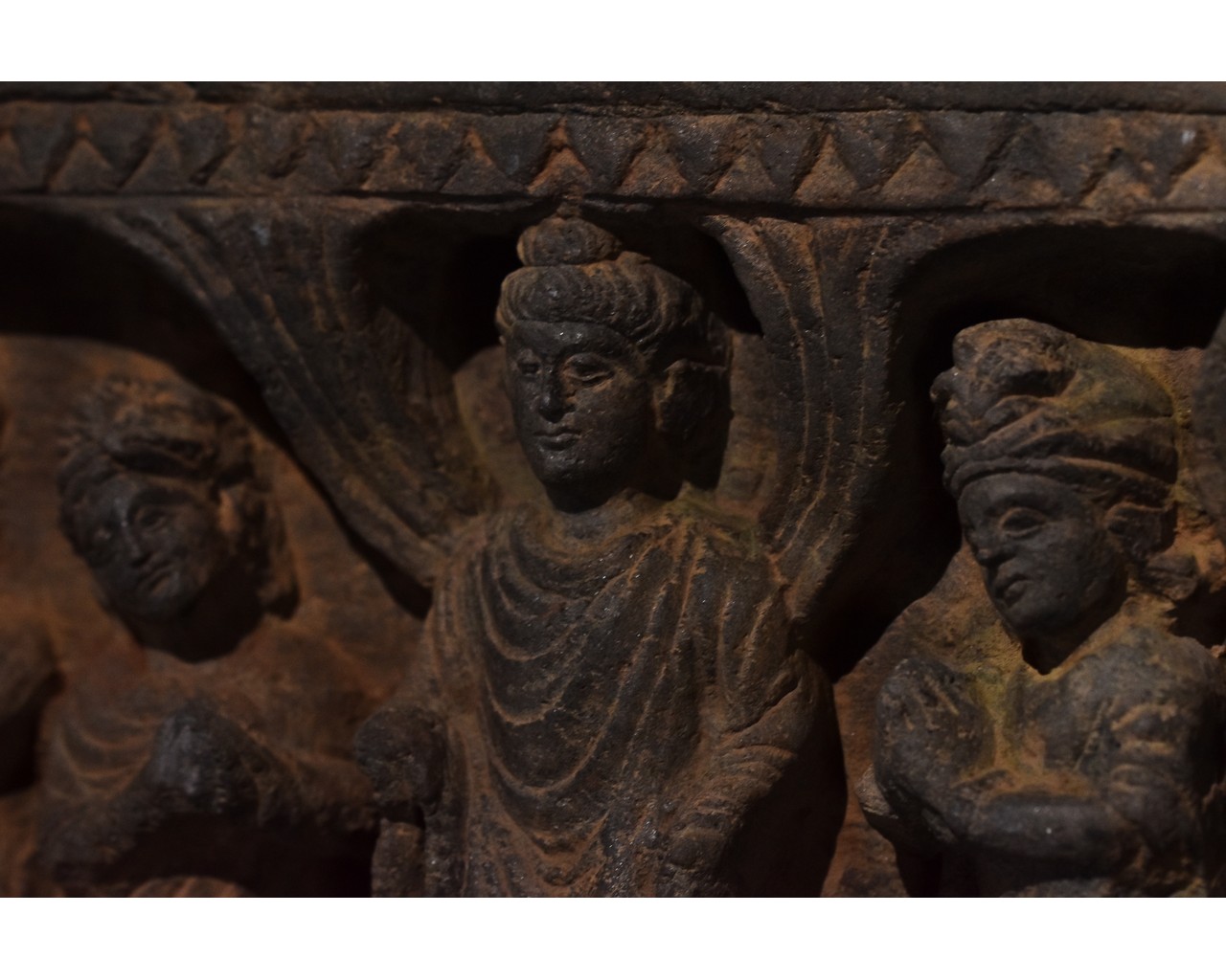 GANDHARA SCHIST STONE PANEL WITH BUDDHA AND HIS FOLLOWERS - Image 11 of 14