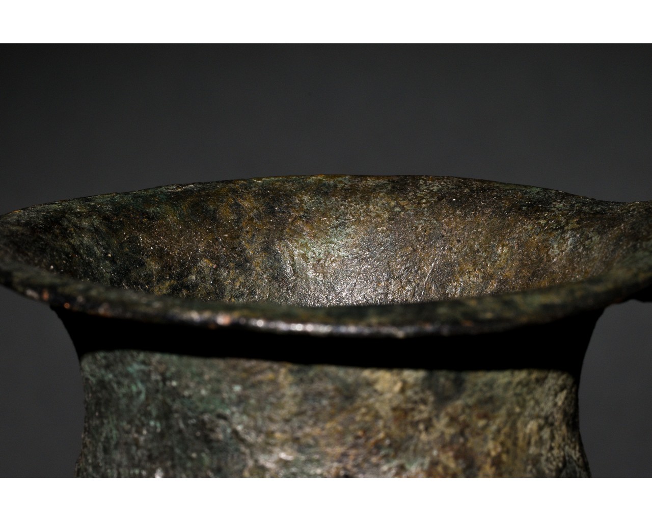 WESTERN ASIATIC BRONZE SPOUTED VESSEL - Image 9 of 9