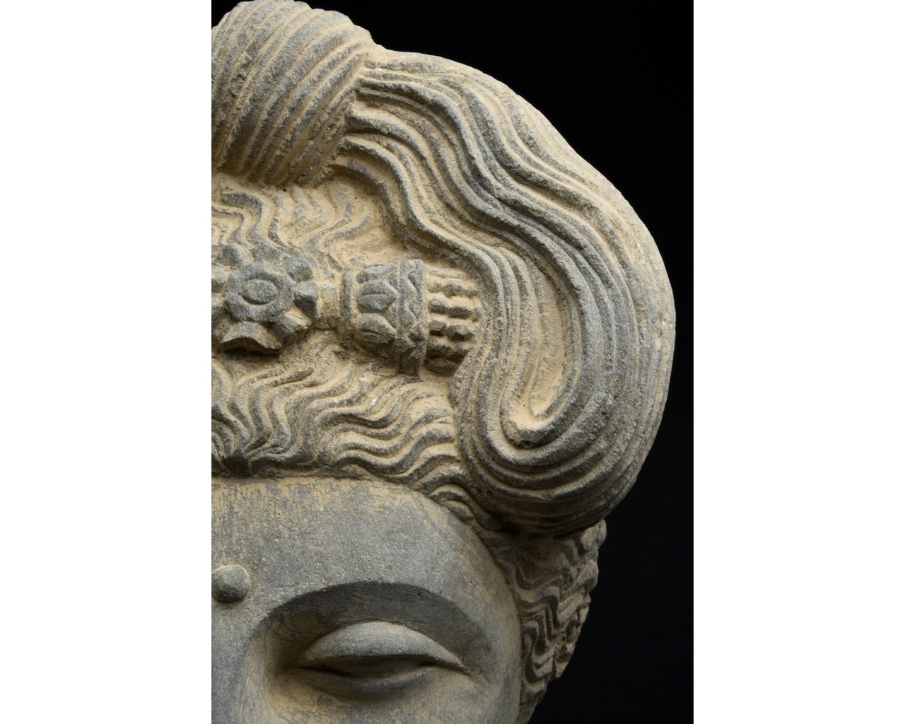 SUPERB GANDHARA SCHIST STONE HEAD OF BUDDHA - Image 5 of 5