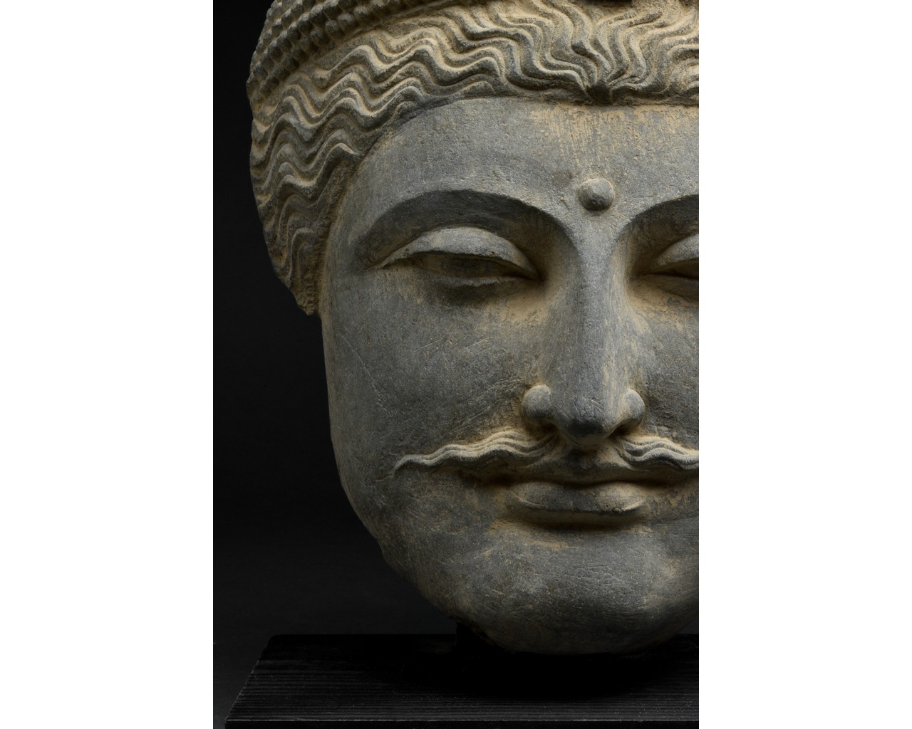 SUPERB GANDHARA SCHIST STONE HEAD OF BUDDHA - Image 4 of 5